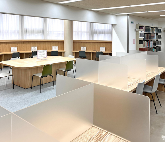 閲覧スペース 板橋区立氷川図書館